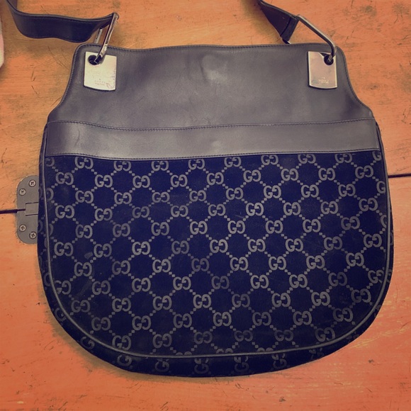 Gucci Handbags - Euc Vintage Gucci pocket book